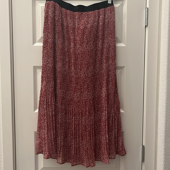 NWT!!! Adrianna Papell gorgeous skirt. Size medium. - Picture 6 of 6